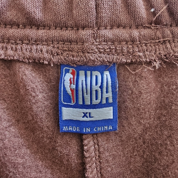 NBA Men's Classic Brown Shorts XL | Retro Sporty Streetwear Athleisure - Picture 7 of 10